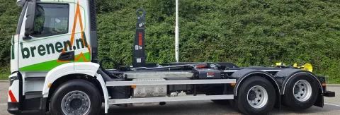 IVECO X-WAY met haakarm voor trouwe IVECO-rijder Van Brenen