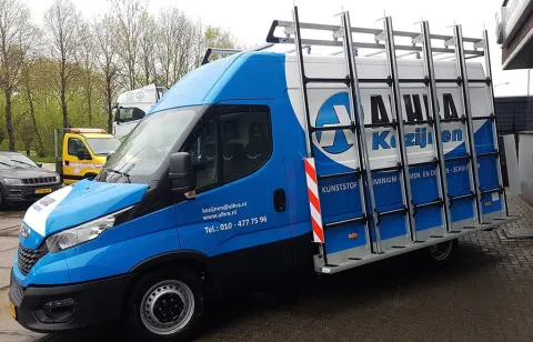 Alhra Kozijnen neemt drie Daily’s met glasrasteel in gebruik