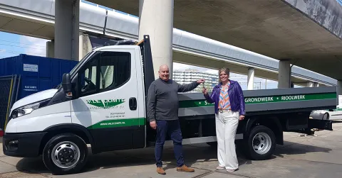 Eerste IVECO voor W. le Comte Aannemingsbedrijf