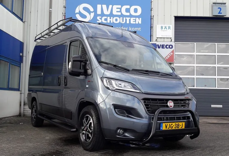 Bomvolle Fiat Ducato voor AZ Reiniging