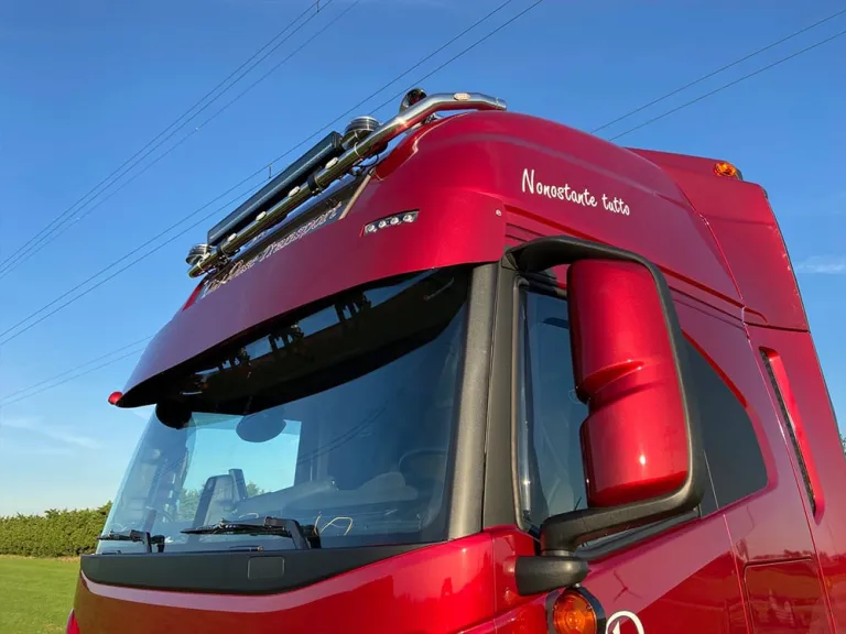 Bijzondere IVECO S-WAY voor Red Rose Transport