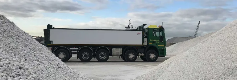 Maatwerk IVECO X-WAY 10×4 biedt alles wat Den Dekker BV nodig heeft