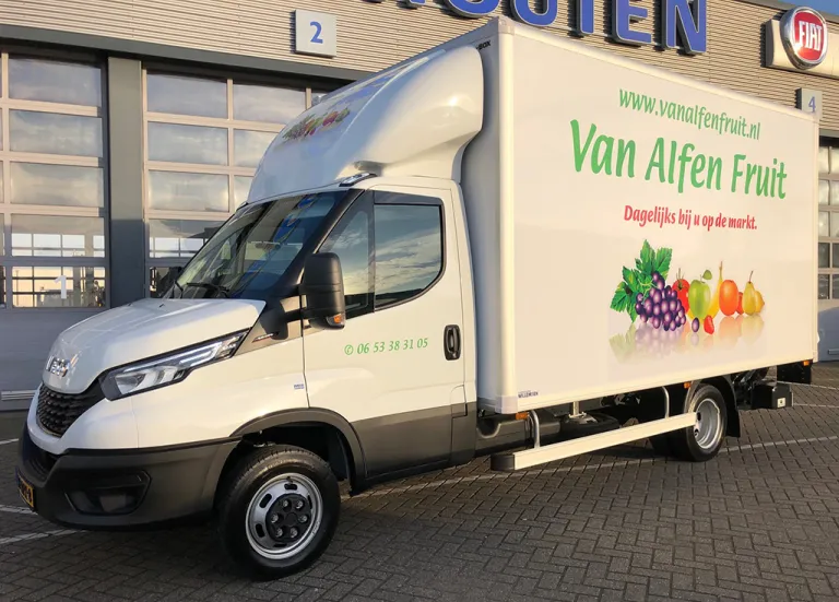 Van Alfen Fruit neemt nieuwe IVECO Daily bakwagen in gebruik