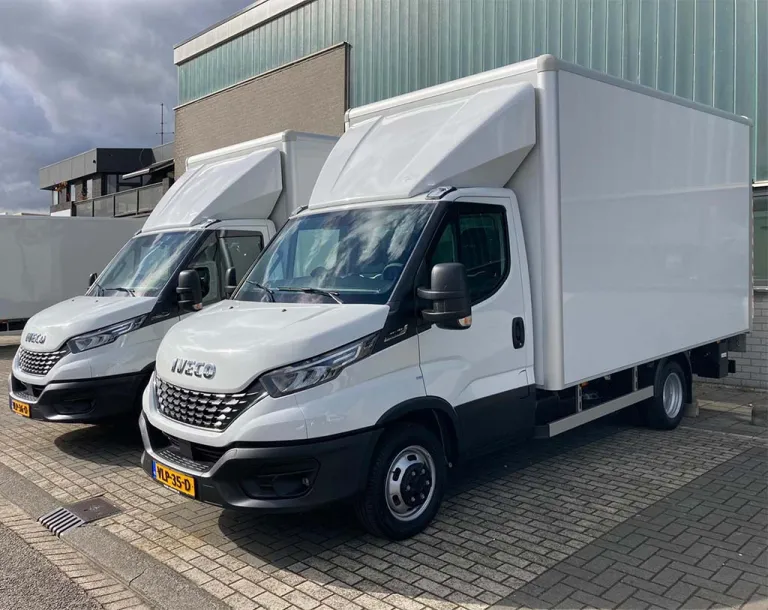 2 nieuwe IVECO Daily’s vervangen de vorige bij Bakker Bertram