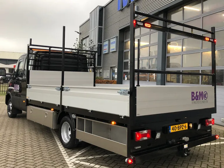 B&M Verkeerstechniek neemt een prachtige IVECO Daily in gebruik