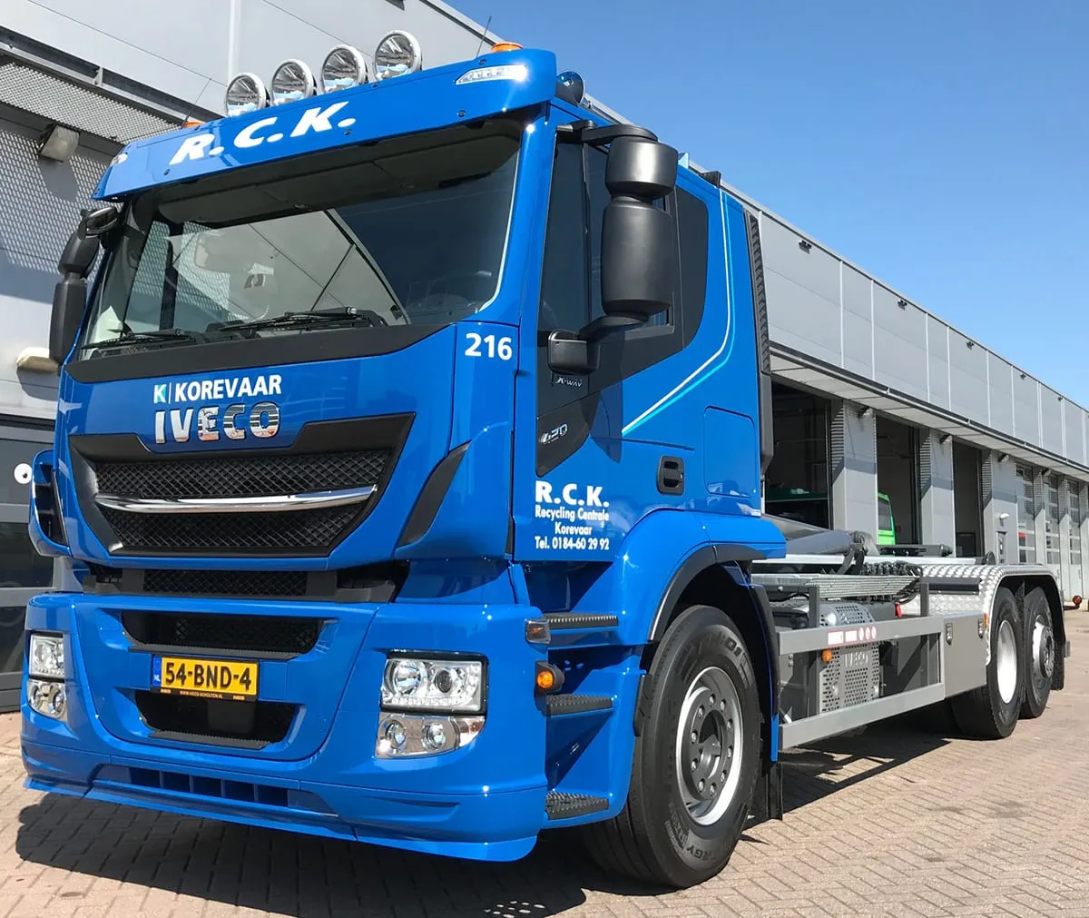 Stralis X-Way met haakarm voor Recycling Centrale Korevaar