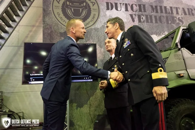 Wereldpremière Dutch Military Vehicles Anaconda AAT & GWT!