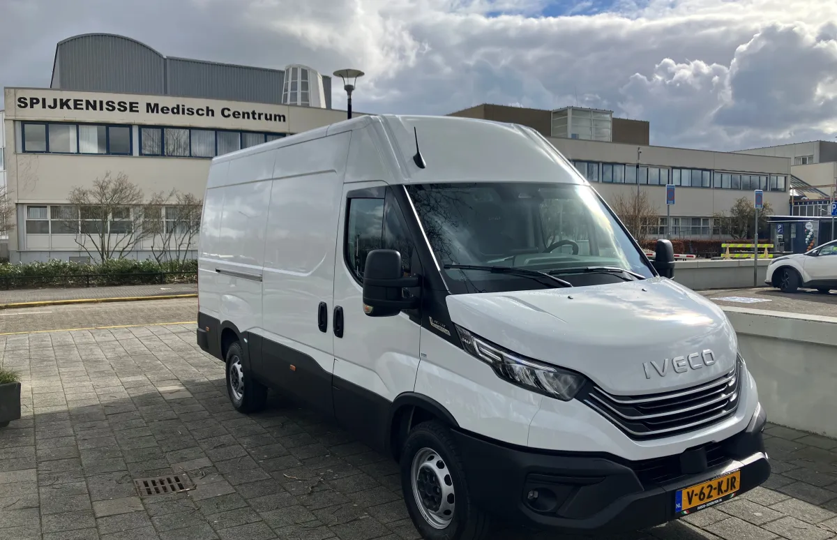 Nieuwe IVECO Daily versterkt mobiliteit voor Spijkenisse Medisch Centrum