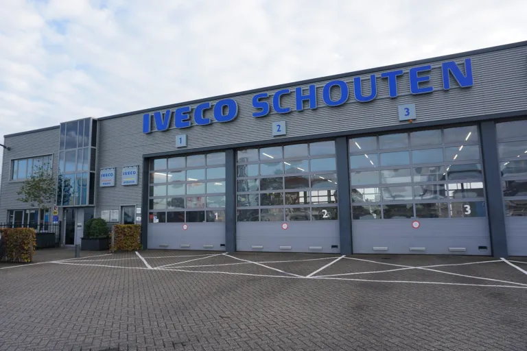Nieuwe vestiging in Tiel, 2000