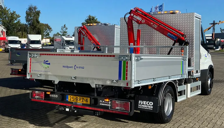 2 x Daily met autolaadkraan voor Gemeente Drimmelen