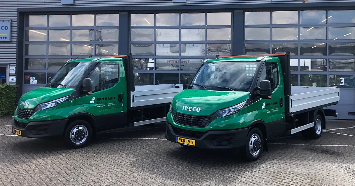 Van Raaij Groenverzorging neemt twee nieuwe IVECO Daily’s in gebruik