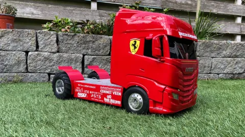 Micropulling: truckpuller IVECO S-WAY op schaal 1:14