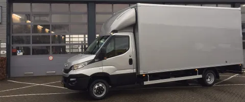 Daily 50C18 Hi-Matic bakwagen voor Van Hunnik Meubelen