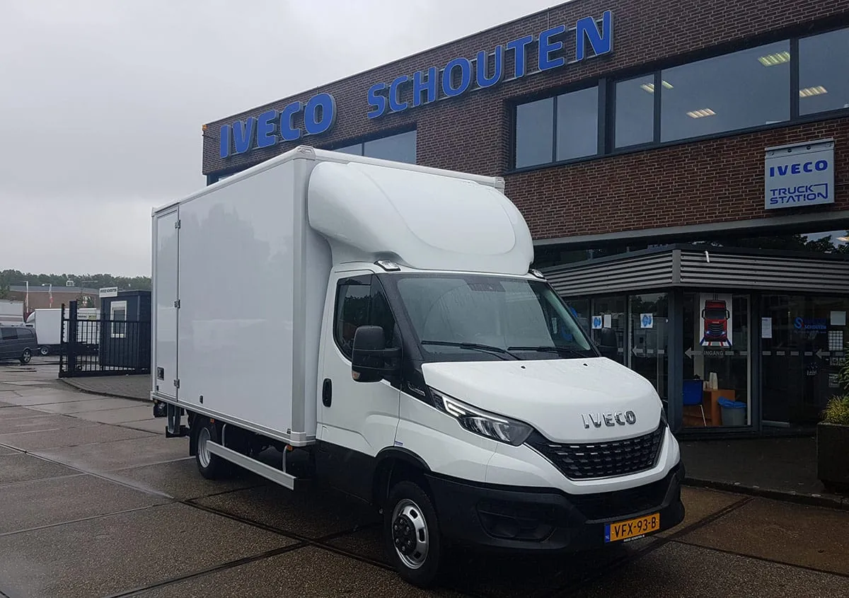 IVECO Daily bezorgwagen voor Kringloop Karel de Koning Schiedam