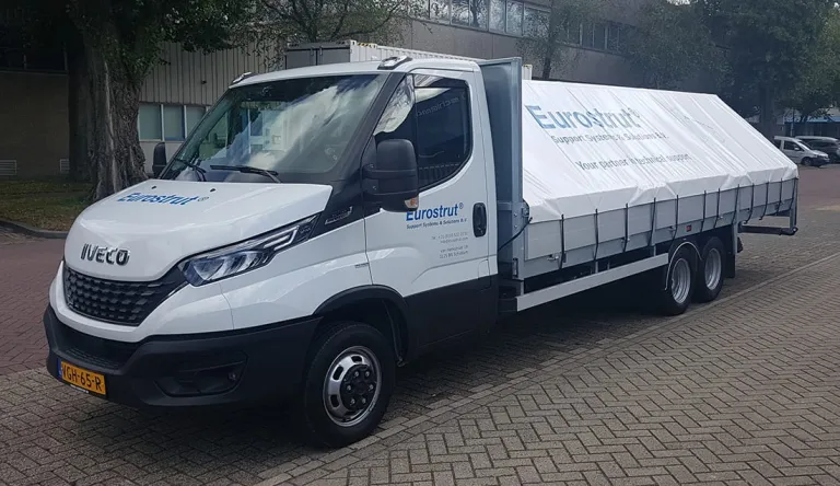 IVECO Daily met Clixtar oplegger voor Eurostrut
