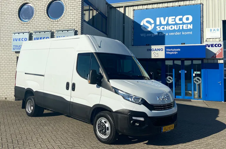 Sando Puinrecycling neemt jong gebruikte IVECO Daily in gebruik