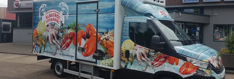 Opvallende IVECO Daily koelwagen voor Scheveningse Vishandel Albatros Johannes
