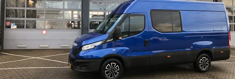 New Daily dubbel-cabine voor Böcker Nederland