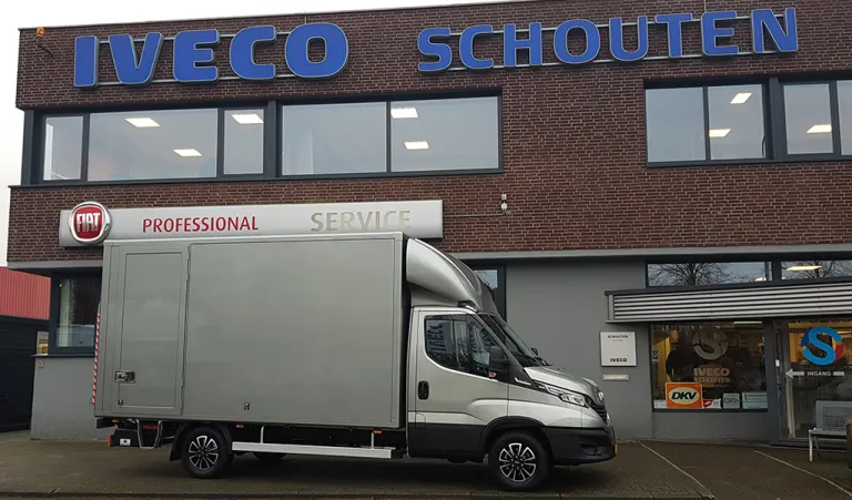 Goudwisselkantoor Klaaswaal neemt IVECO Daily bakwagen in gebruik