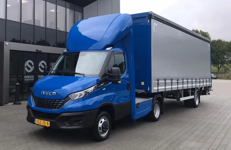 Trouwe klant REGOORT neemt nieuwe IVECO Daily BE-combinatie in gebruik