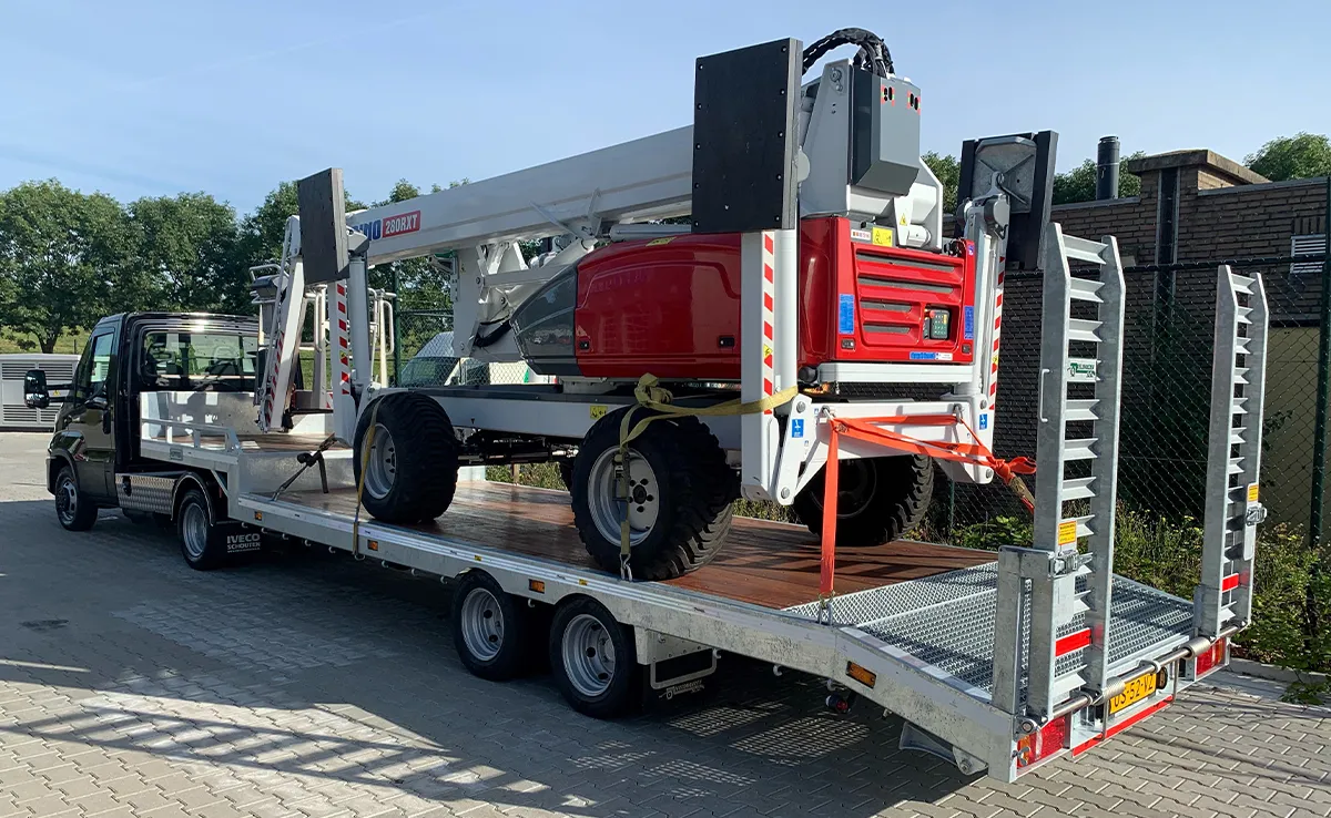 Monster Schoonmaakgroep neemt IVECO Daily BE-combinatie in gebruik