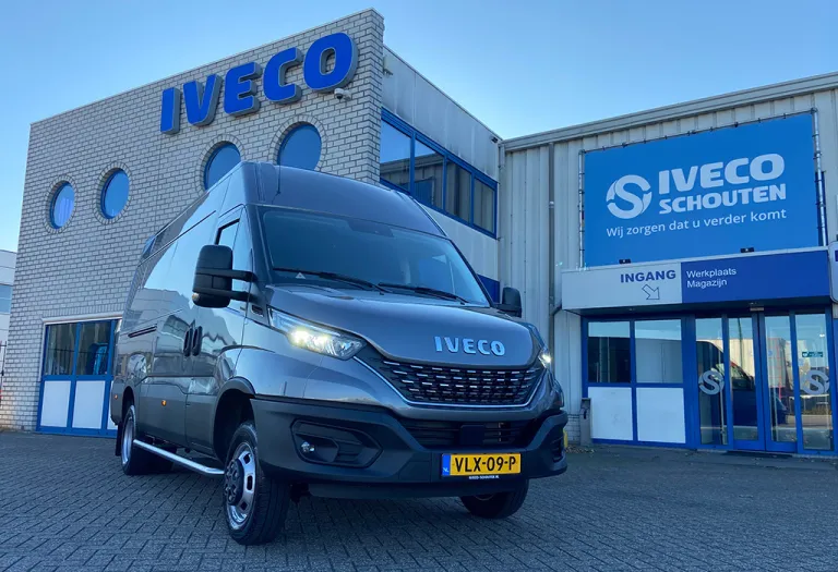 Robuuste IVECO Daily bestelwagen voor Esmaly Werken