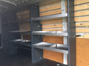 In samenwerking met de carrosseriebouwer is de IVECO van Vocking ook voorzien van een Bott kastenwand.