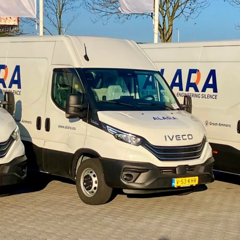 IVECO Schouten levert drie IVECO Daily’s af aan ALARA