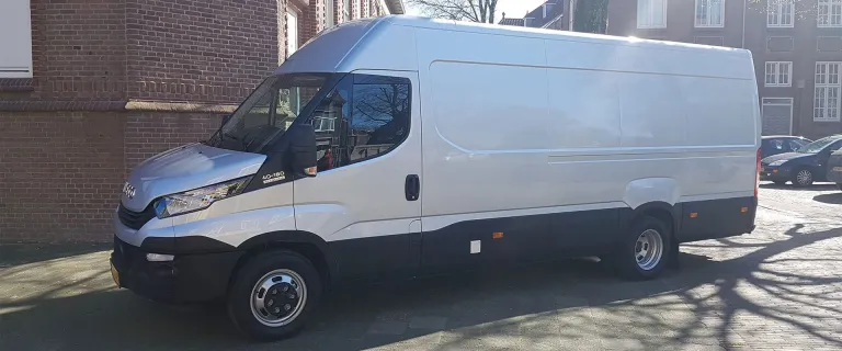 IVECO Daily voor karticoon Peter de Bruijn