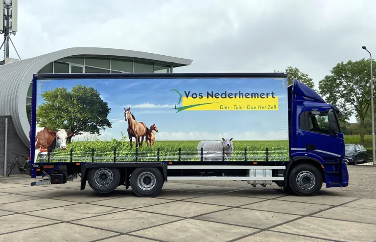 Nieuwe IVECO S-Way 6×2 bakwagen voor Vos Nederhemert