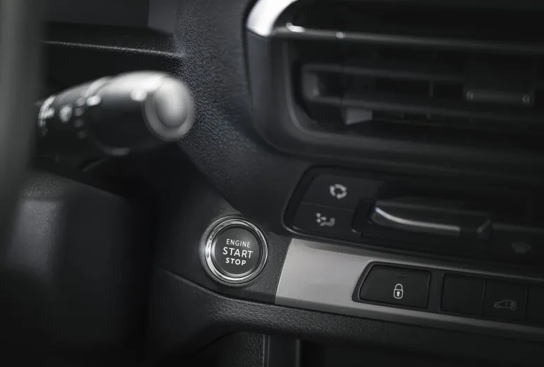 Start-stopknop en klimaatbediening in de IVECO eJolly