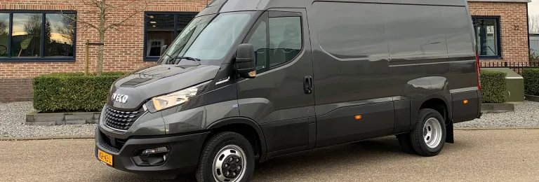 Van den Oever Intern Transport neemt nieuwe IVECO Daily Hi-Matic 210 pk in gebruik
