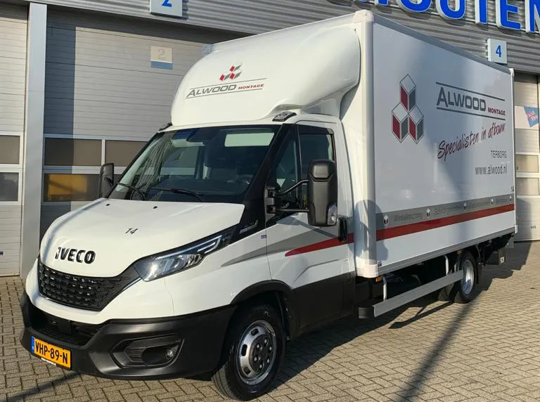 Alwood Montage neemt nieuwe IVECO Daily bakwagen in gebruik