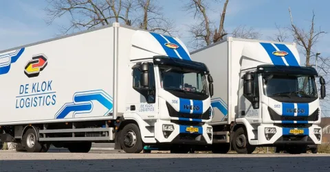 De Klok Logistics schaft 25 nieuwe IVECO-bakwagens aan
