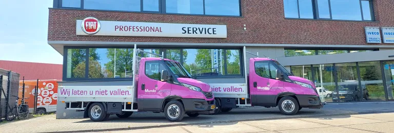 Twee IVECO Daily’s 40C16A8 met openlaadbak geleverd aan Mundo Steigers International