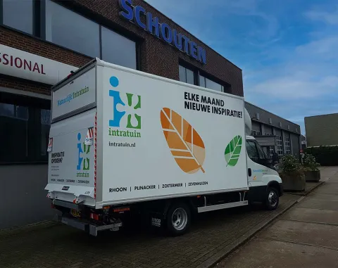 Intratuin Zoetermeer neemt IVECO Daily Bakwagen in ontvangst