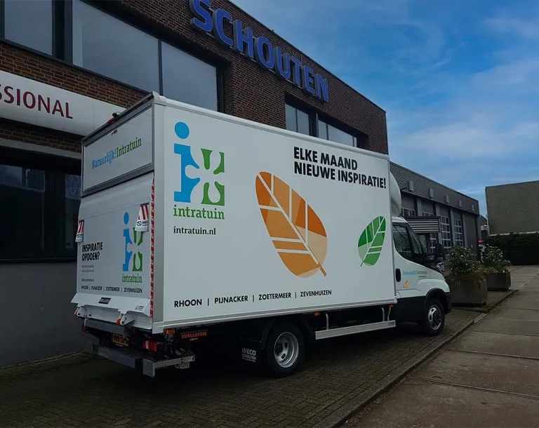 Intratuin Zoetermeer neemt IVECO Daily Bakwagen in ontvangst