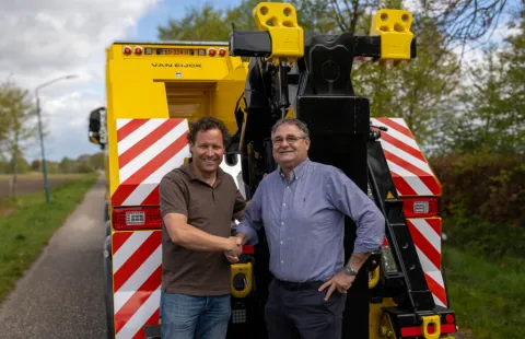 Van Eijck versterkt wagenpark met krachtige IVECO X-Way bergingstruck