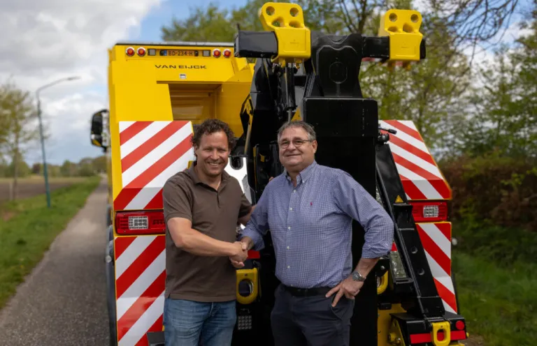 Van Eijck versterkt wagenpark met krachtige IVECO X-Way bergingstruck