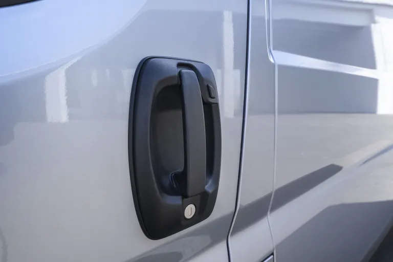 Geopende laadpoort van de IVECO eSuperJolly