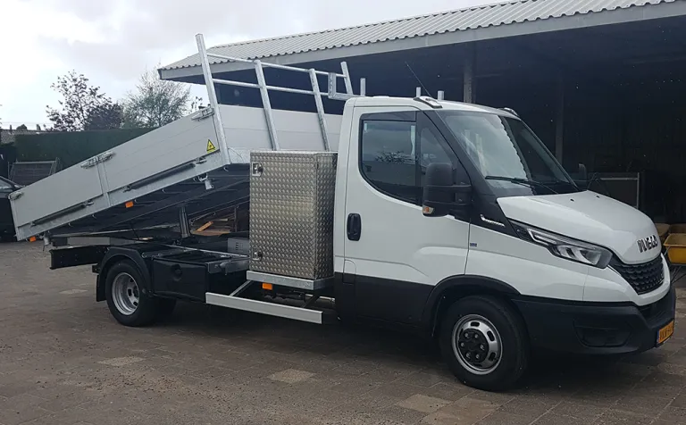 IVECO Daily kipper voor Frans van den Bos Hoveniers