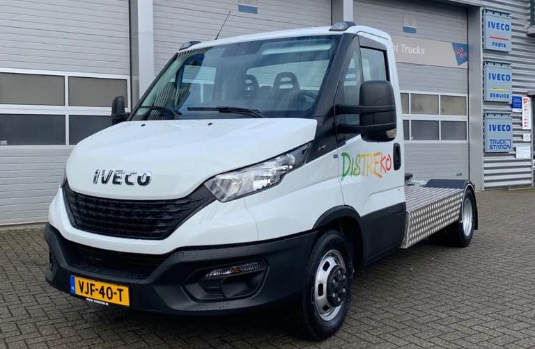 Nieuwe IVECO Daily BE-trekker voor Distreko