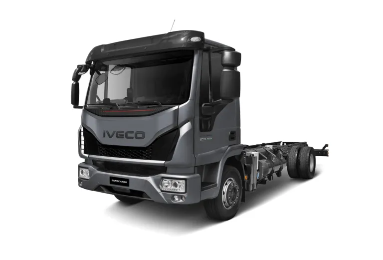 IVECO Eurocargo chassis lang (studio)
