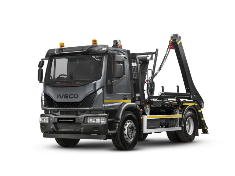 IVECO Eurocargo met haakarmsysteem (studio)