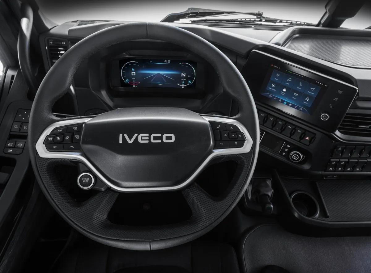 Stuur en digitaal instrumentarium van de IVECO S-Way