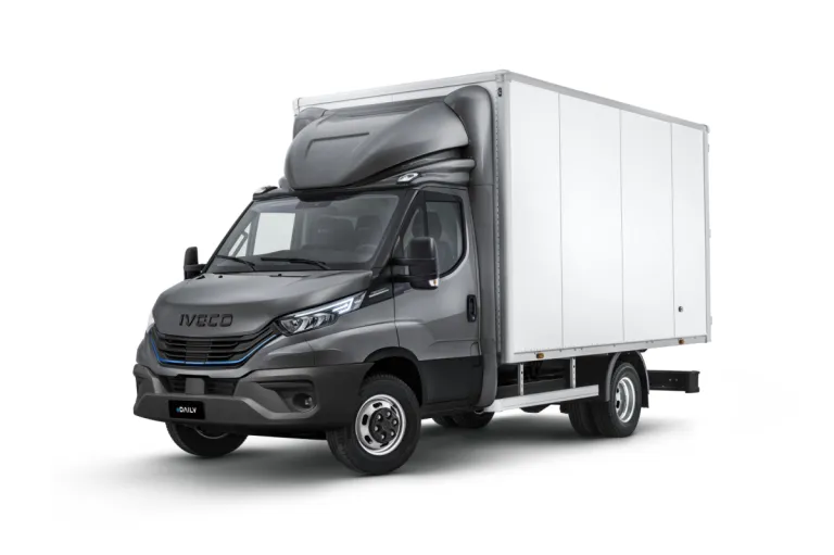 IVECO eDaily met kofferopbouw (studio)