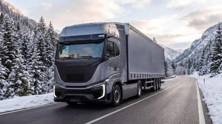 IVECO S-eWay in de sneeuw