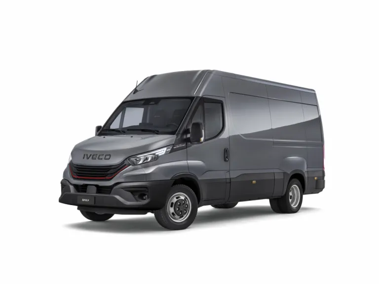 IVECO Daily bestelwagen, schuin vooraanzicht (studio)