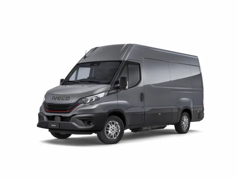 IVECO Daily bestelwagen, driekwart vooraanzicht (studio)
