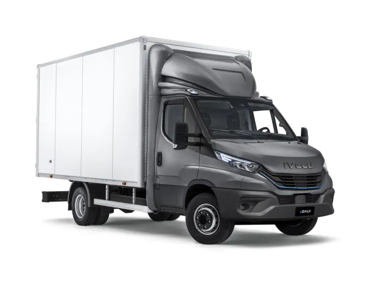 IVECO eDaily met kofferopbouw, zijaanzicht (studio)